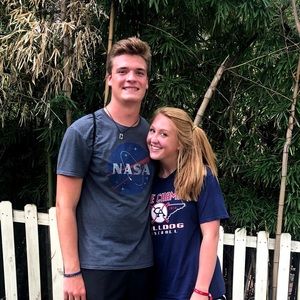 Meet your Posher, Victoria